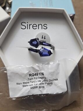 Sirens Twin Fin Depths Tanzanite Cubic Zirconia Ring - Purple